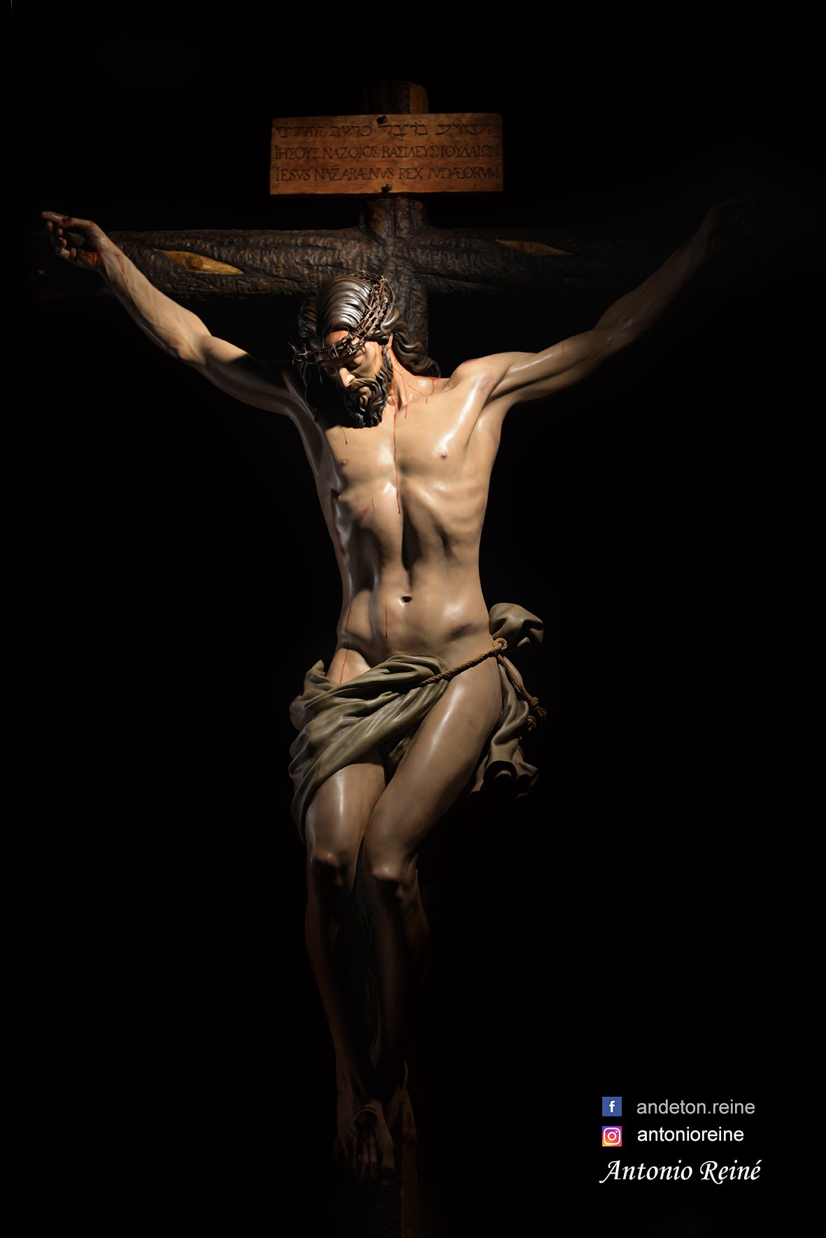 Cristo de la Paz sculpture, full view